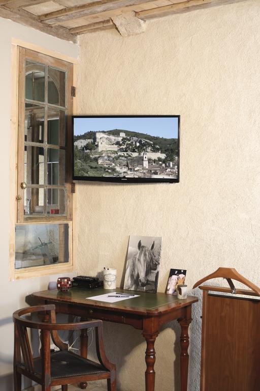 La Casa De Boulbon Bed & Breakfast Room photo